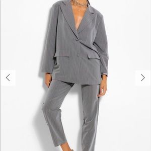 BOOHOO PINSTRIPE DAD BLAZER & TROUSER SUIT SET